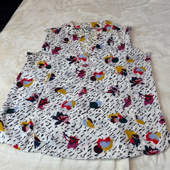 Women's HALOGEN from Nordys Sleeveless Patterned Top w/Pop of Color - Size M - Picture 6 of 9